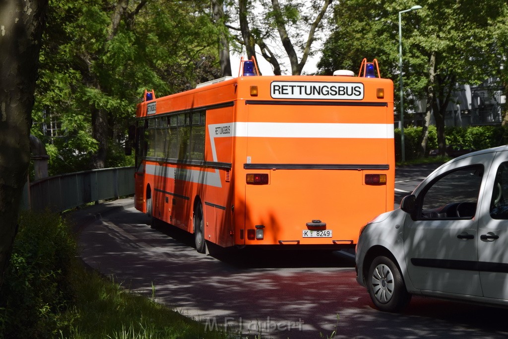 VU Schulbus Taxi Severinsbruecke Rich Innenstadt P26.JPG - Miklos Laubert